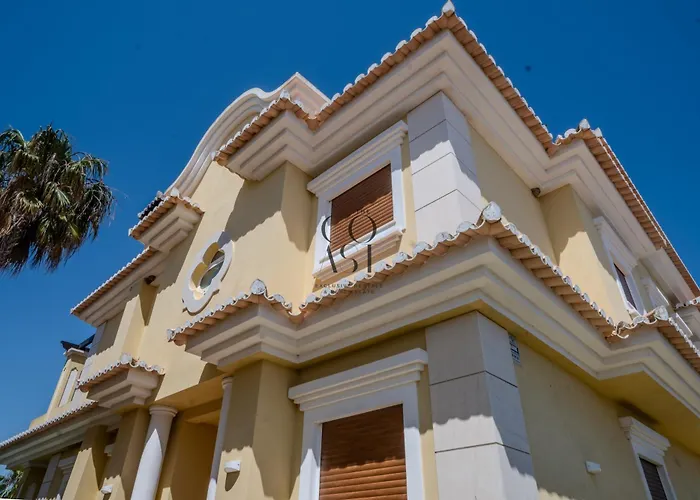 Sunny Escape W Pool & Garden By The Coast Exclusive Willa Tavira