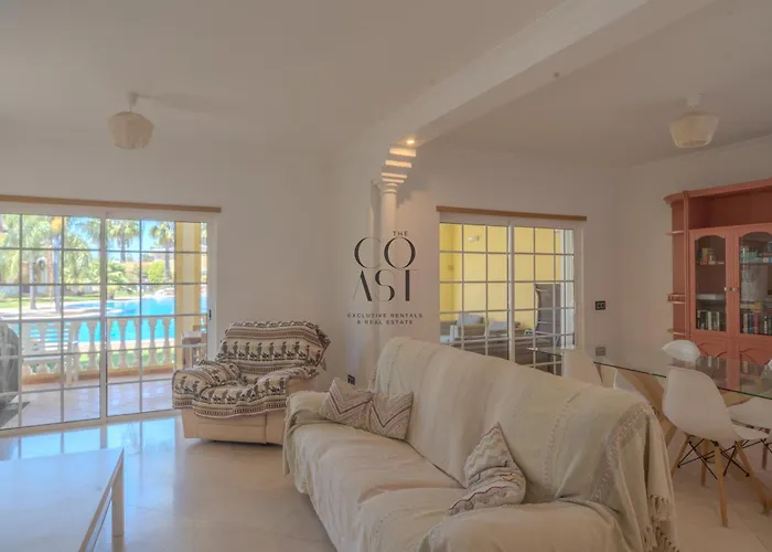 Sunny Escape W Pool & Garden By The Coast Exclusive Willa