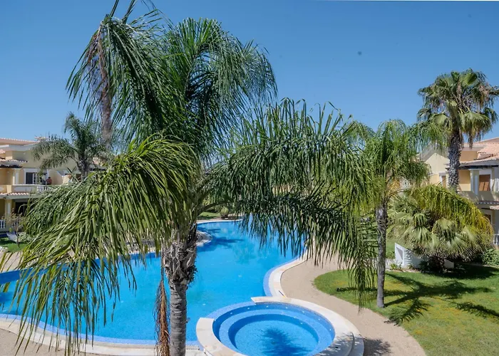 Willa Sunny Escape W Pool & Garden By The Coast Exclusive
