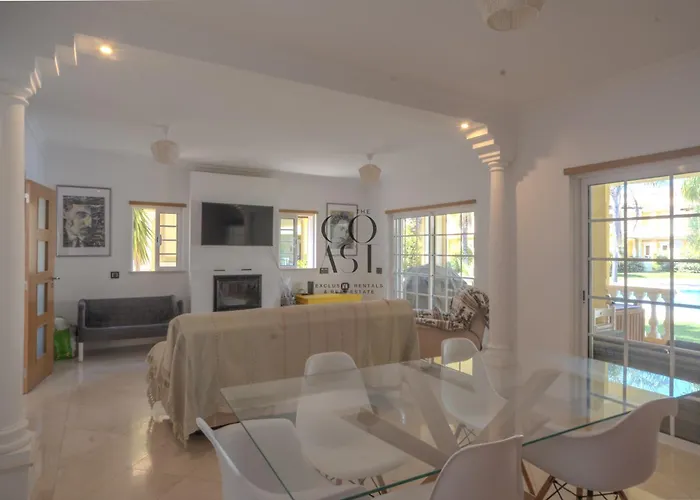 Willa Sunny Escape W Pool & Garden By The Coast Exclusive *