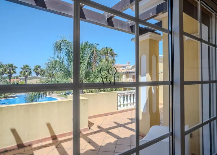 Sunny Escape W Pool & Garden By The Coast Exclusive *