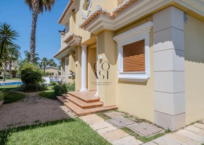 Sunny Escape W Pool & Garden By The Coast Exclusive