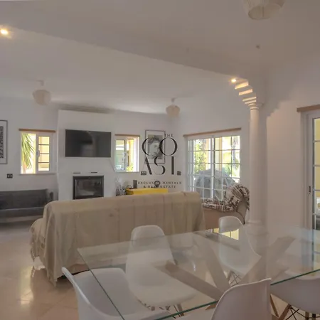 Vila Sunny Escape W Pool & Garden By The Coast Exclusive *